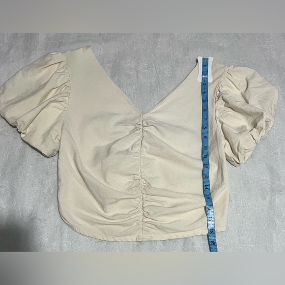 Cream women’s crop top with puffy sleeves - Picture 3 of 7
